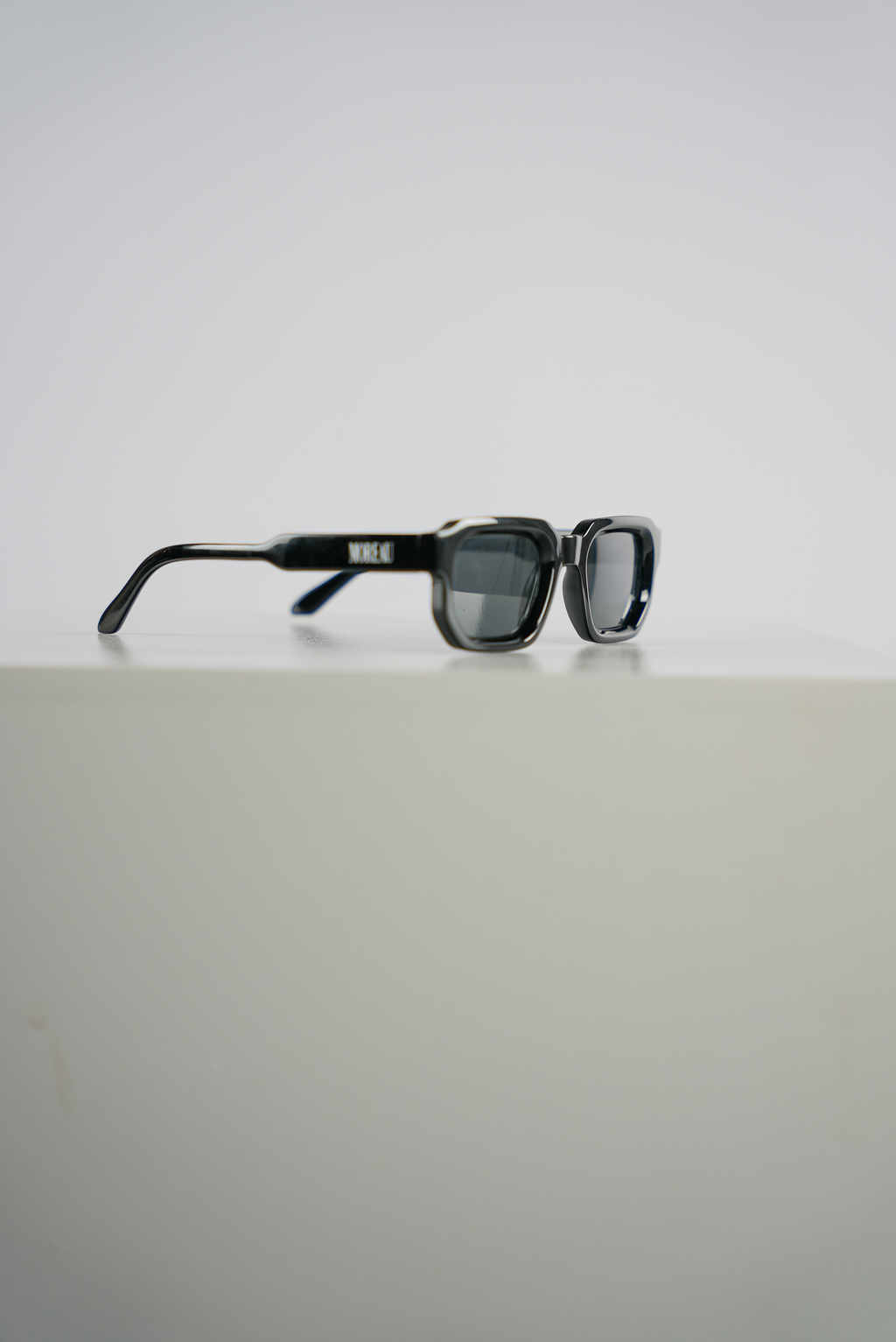 M Classic [BLACK]