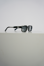 M Classic [BLACK]